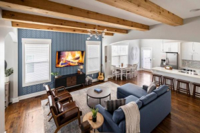 Hot Tub, Fire Pit, King Bd & IG Opps - 5 min to DT